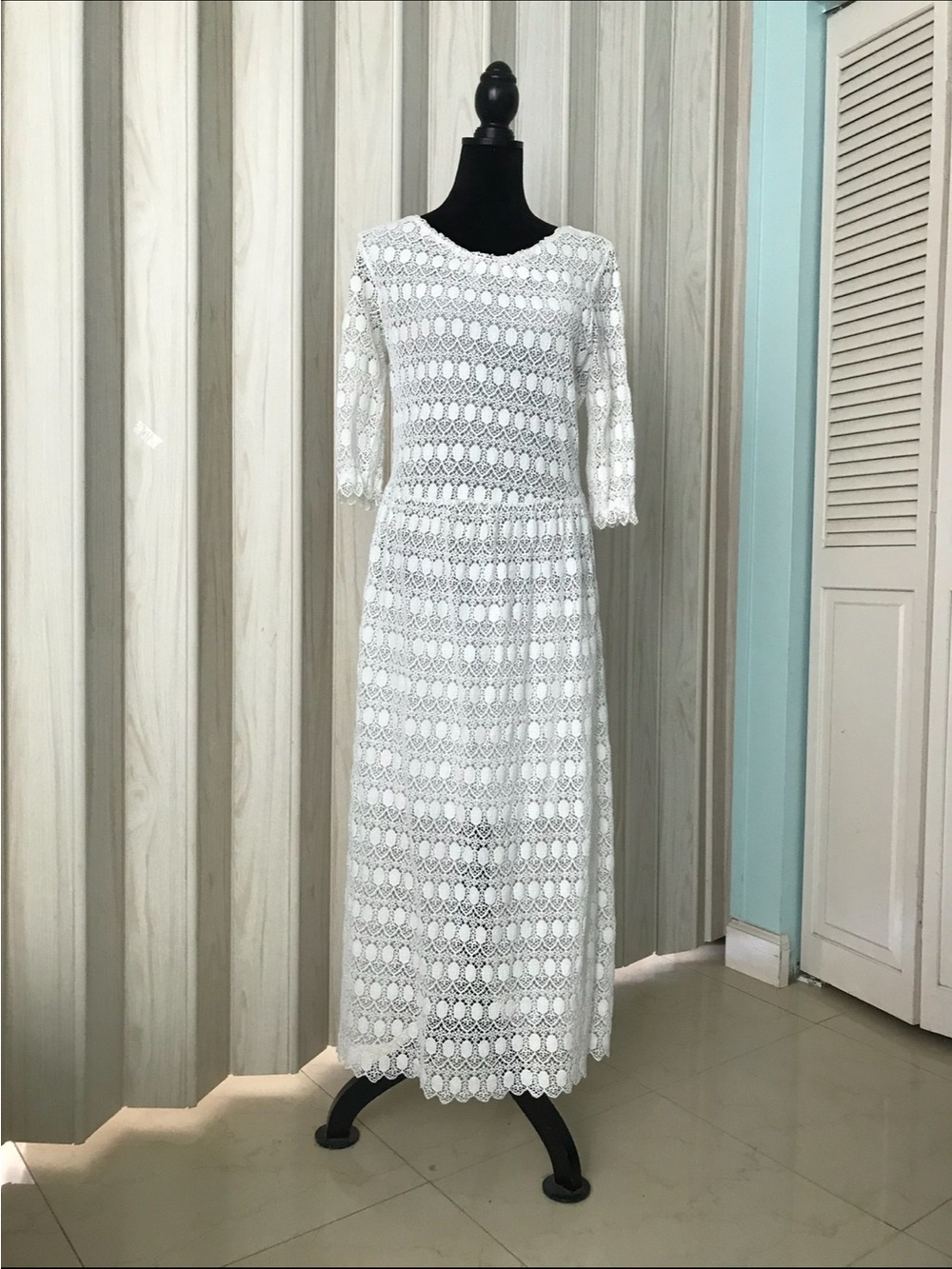 120% Lino;  White  Maxi Dress with Scalloped Hem